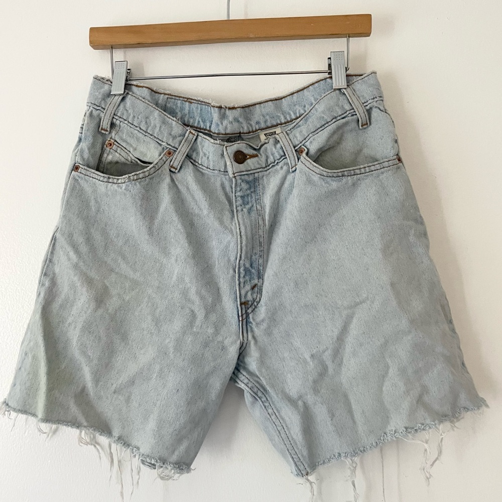Levi’s 550 Relaxed Fit Light Blue Jean Cut Off Shorts